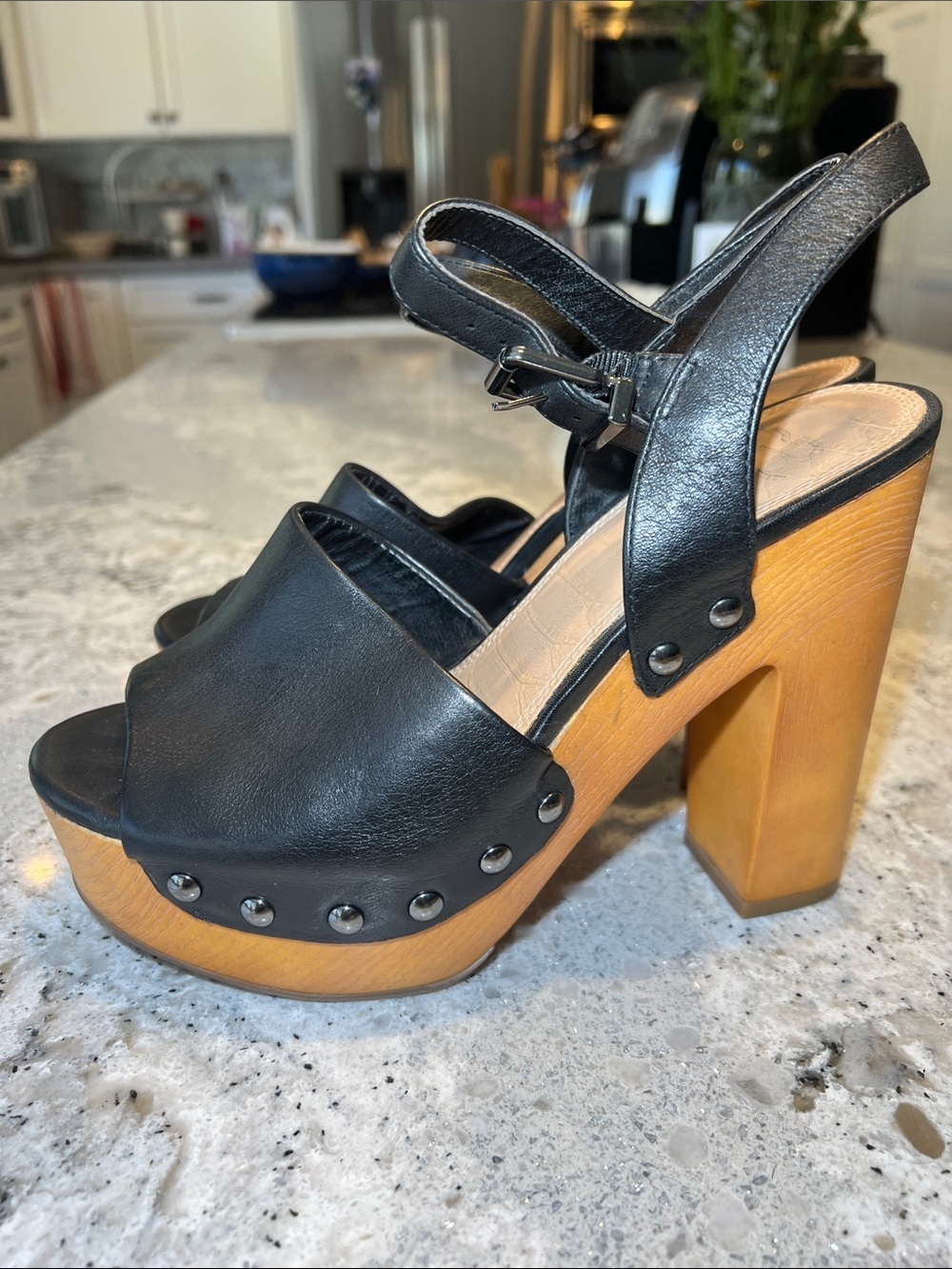 Gianni Bini Meri-Cana Studded Black Leather Wood Platform Sandals 7.5 EUC - Picture 5 of 12